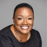 Clarissa Carr's Instagram, Twitter & Facebook