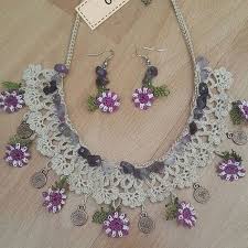 This Pin Was Discovered By Emi Boncuklu Kolyeler Boncuk Kolyeler El Yapimi Taki
