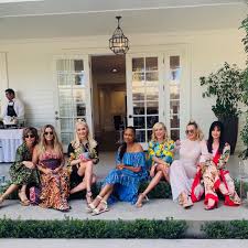 Jun 15, 2021 · related: Kyle Richards Confirms Rhobh Season 10 Will Include Eight Full Time Cast Members