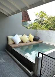 Belebende Gartengestaltung Mit Kleinem Tauchbecken Zum Entspannen Outdoor Platze Tauchbecken Terrassengestaltung