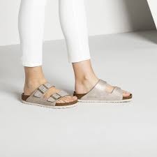 Birkenstock Arizona Washed Metallic Rose Gold Arizona Suede Leather Washed Metallic Rose Gold Birkenstock Suede Leather Birkenstock Sandals Outfit Sneakers Fashion