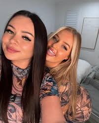 1 or 2? ❤️ . . Share to see what happens next 👀 @kat_holmes1 . . .  #smashorpass #reels #viral #foryou #explore