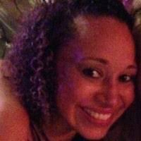 Lindsay Hedges's Instagram, Twitter & Facebook