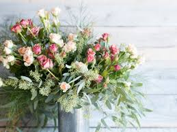 How To Arrange Flowers 6 Diy Floral Arrangements