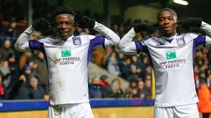 Le royal sporting club anderlecht est le club belge le plus titré avec 34 sacres nationaux à ce jour, mais les mauve et blanc sont également incontournables sur la scène internationale depuis maintenant des décennies. Kompany Sort Blesse Mais Anderlecht Bat Mouscron Et Se Qualifie Pour Les Quarts De La Coupe De Belgique