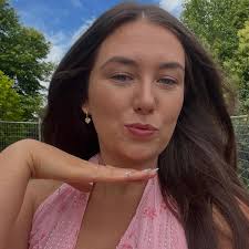 It's a girls world 🤭💕👯‍♀️🎀