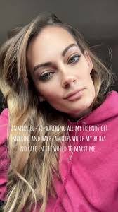 Courtney Hanna's Instagram, Twitter & Facebook