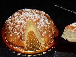 Questi panini dolci sono davvero eccezionali, non troppo dolci ne troppo neutri soddisfano la voglia preparati con una pasta madre bella attiva e pimpante sono arricchiti nell'impasto da uova e burro. Veneziana Ricetta Dolce Con Lievito Madre Youtube