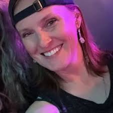 Heidi Bundy (@hippy4011)