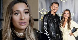 Antonija Mandir ber följarna om hjälp efter uppbrottet