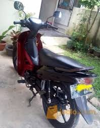 Banyak motor buatan yamaha yang bisa menjadi lebih keren modifikasi seperti vega r lama atau new vega zr yang keren dengan airbrush atau mengganti velgnya dengan velg jari jari agar makin menawan. Dijual Cepat Yamaha Vega R Merah Marun Palembang Jualo