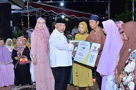 Borang permohonan yang lengkap diisi oleh pemohon. Ulama Umaro Dan Masyarakat Ngaji Rutin Di Rumah Dinas Bupati Sukoharjo Ppid Kabupaten Sukoharjo