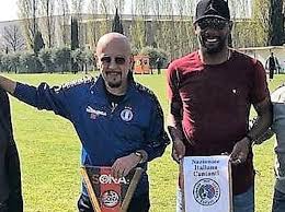 Benvenuti sulla pagina ufficiale instagram di asd sonacalcio 1972 ⚽️ campionato di serie d #forzasona #wearesona #rossoblu www.sonacalcio.com. Dopo Maicon Anche Enrico Ruggeri Giochera Nel Sona In Serie D Voglio Giocare Accanto Al Mio Mito Corriere It