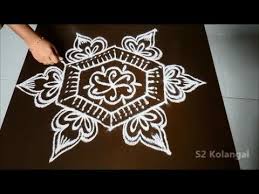 Easy Rangoli Designs With 7 To 4 Interlaced Dots Diwali Muggulu Designs Diwali Kolam Designs Youtube Rangoli Designs Simple Rangoli Easy Rangoli Designs