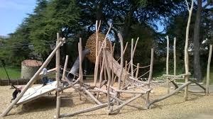 Une Aire De Jeux Aux Airs De Nid D Oiseaux Pour Le 100eme Parc De Nantes Notre Societe A Realise Un Pro Aire De Jeux Plaine De Jeux Aires De Jeux Naturelles