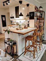 Cuisine Blanche Et Bois Scandinave En 2020 Cuisine Blanche Et Bois Decoration Cuisine Decoration Interieure Cuisine