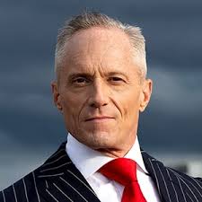 Khan's lead at the polls could be enough to elect Cummings