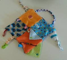 Schenkt man nicht direkt zur geburt, sondern erst zur taufe, sind holzspielzeug. Entdeckertuch Knistertuch Baby Geschenk Geburt Nahen Nahen Baby Geschenk Geschenke Zur Geburt Zur Geburt