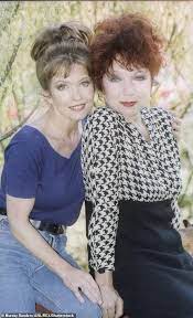 Coronation street star dilys watling has died aged 78 after suffering from a long illness. Aitk89 Yndrkem