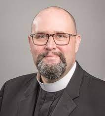 Alan Thoe's Instagram, Twitter & Facebook