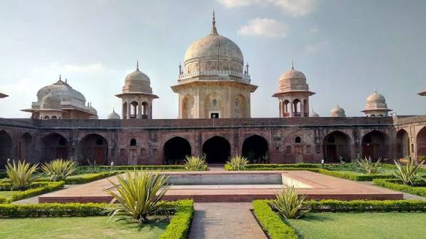 Amritsar to Kurukshetra Taxi Service
