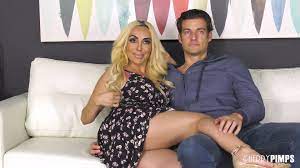 Wild MILF Kylie Kingston Fucking LIVE, free HD xxx video (Oct 7, 2020) HD phone wallpaper