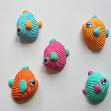 Here is an easy clam shell craft that will only take about 15 minutes. 25 Summery Seashell Crafts Memory Keepsakes Play Ideas