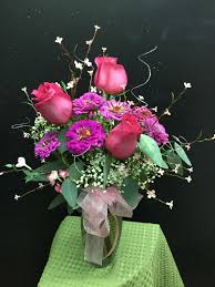 The flowers appear during the spring or summer, depending on the species, and the flowers are clusters of white blossoms, which don't make good cut flowers. Beautiful Fresh Flowers In A Vase By Flowers Unlimited