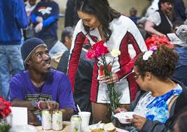Includes children's arts & crafts. I M Grateful Phoenix S Homeless Gather For Free Thanksgiving Meal