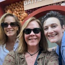 Chair and Ensign Professor of Orthopaedics & Rehabilitation, Dr. Lisa  Lattanza, and Dr. Elspeth Hill recently attended the 44th Brazilian  Congress of Hand Surgery where they were both invited as speakers.  #YaleOrtho #