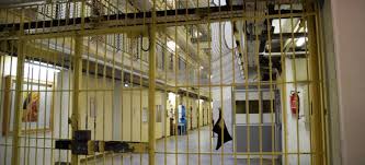 Fresnes Une Quarantaine De Detenus Covid Positifs Et Un Batiment Sous Cloche A La Maison D Arret 94 Citoyens