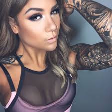 Melanie Rivera (@Melanievalerie_)