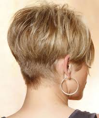 They are layered cuts, which lie somewhere in between the tomboy look and the bob crops. Ucesy Obchazeji Oblicej Ucesy Ve Tvaru Obliceje Pro Zeny A Divky Jak Si Vybrat Uces Pro Kratke Stredni A Dlouhe Vlasy Fotografie Uces Pro Dlouhe Vlasy S Ofinou