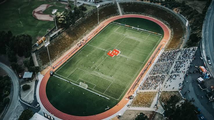 مركز الطلاب في CSU إيست باي