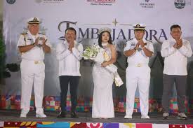 Coronan a embajadora del Día de la Marina en Isla Mujeres