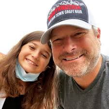 Daddy daughter road trip! 💕Cedar Point watch out!! 💥Here they come!  👩🏾‍🤝‍👩🏽 #bffs #lilmamas