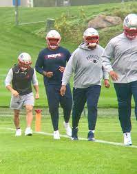 Julian edelman ~2009 topps platinum rc #159 patriots rookie ~look! Mark Daniels On Twitter Julian Edelman Looks Tiny Alongside Trent Brown And The Offensive Linemen