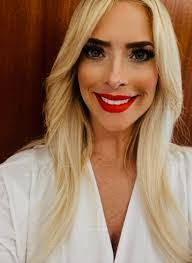 Kristen Dumas's Instagram, Twitter & Facebook