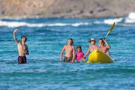 Em 2009, luciano huck foi o primeiro brasileiro a atingir a marca de 1 milhão de seguidores no twitter, em apenas 4 meses. Angelica E Luciano Huck Curtem Ferias Em Familia No Caribe Quem Quem News