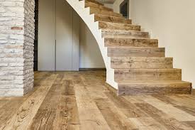 Lantai kayu adalah suatu material penutup lantai yang berasal atau dibuat menggunakan bahan dasar kayu asli, jenis kayu yang biasa digunakan untuk bahan dasarnya antara lain adalah kayu jati, kayu merbau, kayu sungkai, kayu sonokeling dan masih banyak yang lainnya. 5 Jenis Kayu Berkualitas Cocok Untuk Parquet Yang Harus Anda Tahu