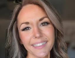 Jodi Stringer's Instagram, Twitter & Facebook