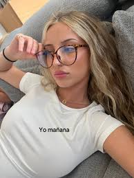 Clara (@claraa_.estrada)