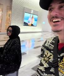 Keras perut gelak Zain kata Che Ta tua. Angin satu badan Che Ta dengar,  haha.. ”