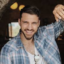 Алекс Иванов