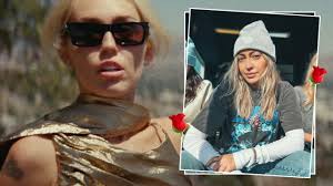 La hermana de Miley Cyrus habla de las referencias de Miley a Liam en  Flowers