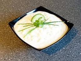 Leichtes Tzaziki Krauterquark Kartoffelcreme Rezept Kartoffelcreme Tzaziki Lebensmittel Essen