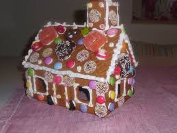 Unser Lebkuchenhaus 2012 Bausatz Von Ikea Lebkuchenhaus Lebkuchen Hexenhauschen
