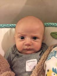 Viral Daniel Mikos es el bebé más expresivo del mundo y cuando lo conozcas  te robará el corazón. Seamos sinceros… No hay quien pueda resistirse a las  caras y muecas de un