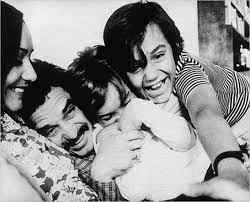 Fotografia De Mercedes Barcha Esposa Gabriel Garcia Marquez Y Gonzalo Y Rodrigo Garcia Barcha Hijos Gabriel Garcia Gabriel Garcia Marquez Gabriel Garcia Marquez