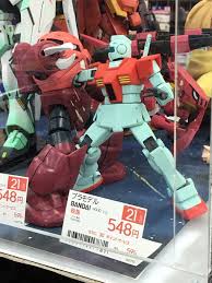 ガンプラのショーケースの1コマ 機動戦士ガンダムでのシャアズゴックvsジムのジャブローのあの有名な1コマが再現...されてない、逆だ、逆！｜ついラン